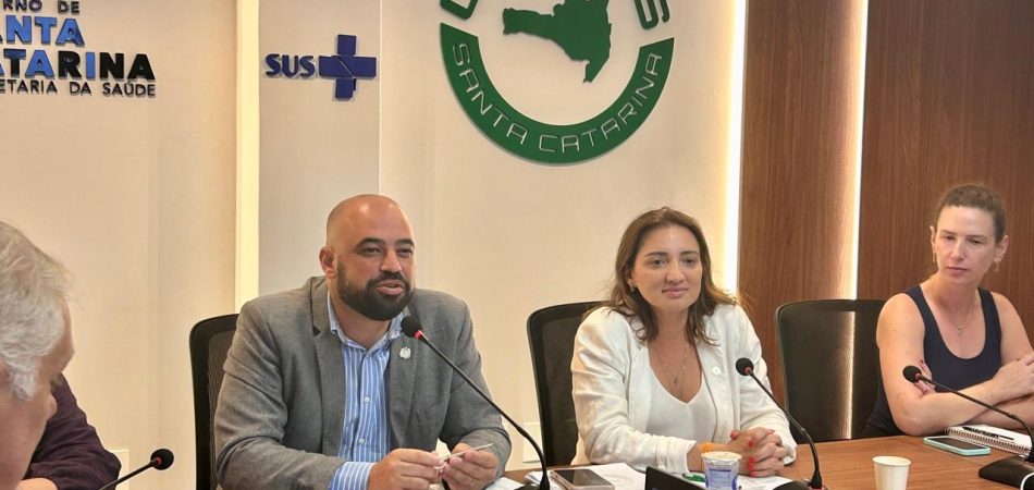 Gestores afinam demandas em reunião prévia de CIB na sede do COSEMS/SC